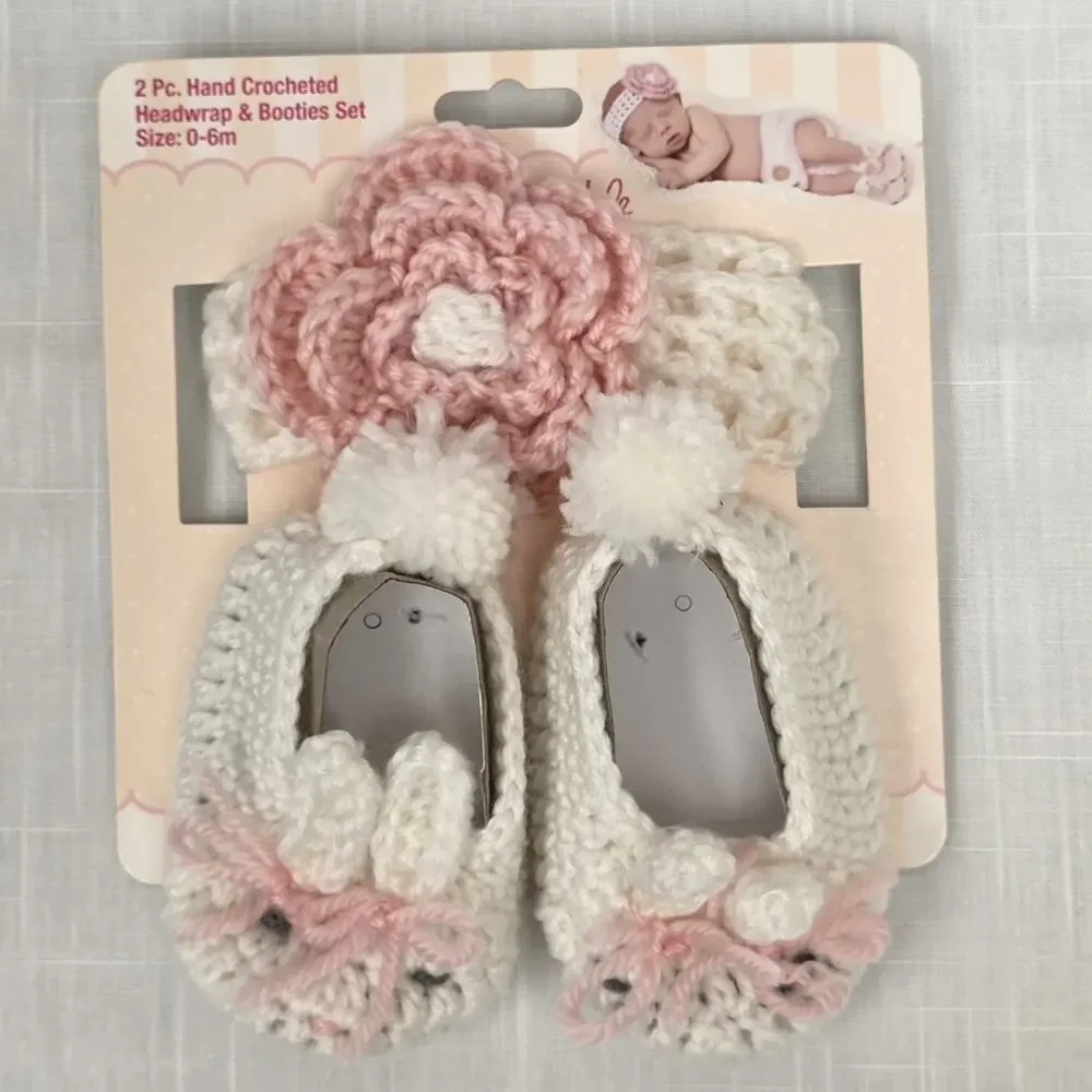 Hand Crocheted Baby Headwrap & Booties Set 0-6 Months Pink White Flower New